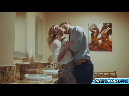 ❤️ Wann eng Busty Blond Iech an engem ëffentlechen Toilette verféiert ❤ Porno fb bei eis ❌❤